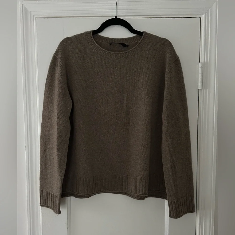 NWOT - Jenni Kayne “Everyday Sweater” - Sz. M - Taupe - Picture 5 of 6